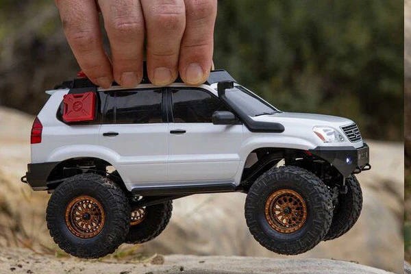 SCX24 LEXUS GX 470 4X4 - RTR CRAWLER 1:24 - BIANCO - Image 14