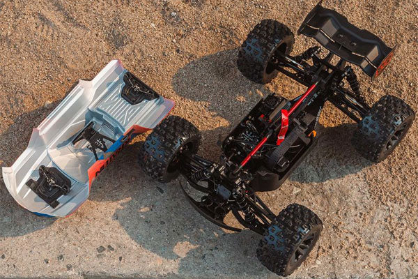 KRATON V6 BLX 4X4 BRUSHLESS 6S - RTR MONSTER TRUCK 1:8 - ARANCIO - Image 8