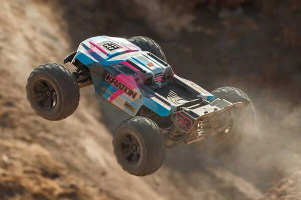 KRATON V6 BLX 4X4 BRUSHLESS 6S - RTR MONSTER TRUCK 1:8 - PINK - Image 11