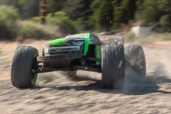 KRATON V6 BLX 4X4 BRUSHLESS 6S - RTR MONSTER TRUCK 1:8 - VERDE - Image 13