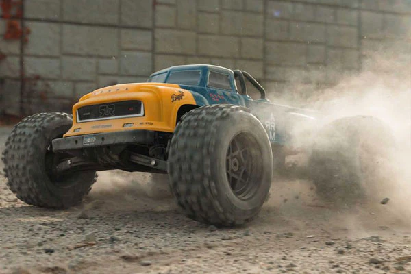NOTORIOUS V6 4X4 BLX BRUSHLESS 6S - RTR MONSTER TRUCK 1:8 - BLU - Image 12