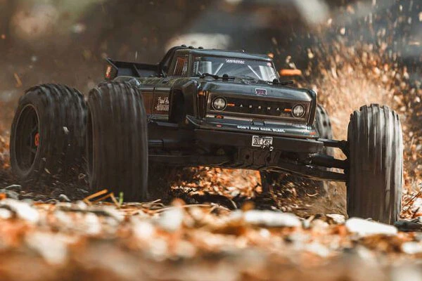 OUTCAST 4S V2 BLX - RTR MONSTER TRUCK 1:10 - GUN METAL - Image 14