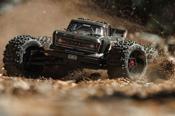 OUTCAST 4S V2 BLX - RTR MONSTER TRUCK 1:10 - GUN METAL - Image 15