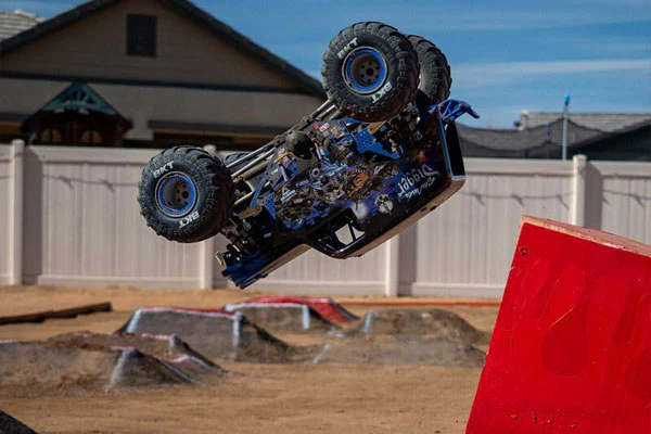 LMT 2.0 4X4 BRUSHLESS - SON-UVA DIGGER - RTR MONSTER TRUCK 1:8 - Image 12
