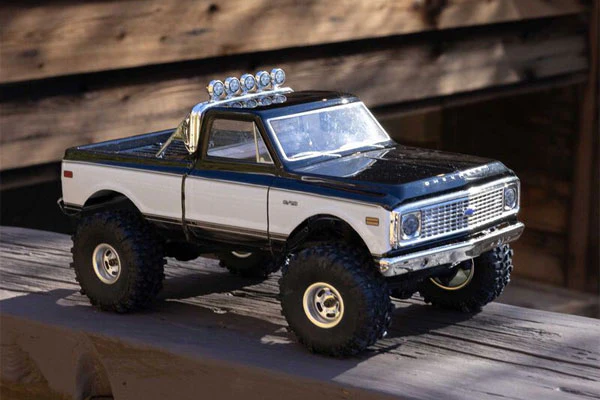 SCX24 CHEVROLET C10 4WD 1967-1972- RTR ROCK CRAWLER 1:24 - NERO - Image 13