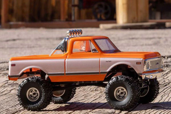 SCX24 CHEVROLET C10 4WD 1967-1972- RTR ROCK CRAWLER 1:24 - ORANGE - Image 15