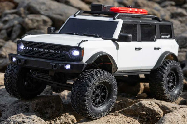 SCX24 FORD BRONCO 4X4 BRUSHED + BATTERIA E CARICABATTERIA - RTR SCALER 1:24 - BIANCO - Image 9