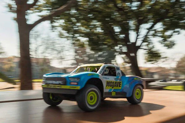 MOJAVE GROM MEGA 380 4X4 - RTR SHORT COURSE 1:16 - BLU/BIANCO - Image 15
