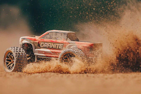 GRANITE GROM MEGA 380 - RTR MONSTER TRUCK 1:18 - ROSSO - Image 10