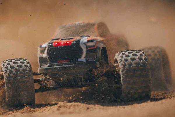 GRANITE GROM MEGA 380 - RTR MONSTER TRUCK 1:18 - ROSSO - Image 11
