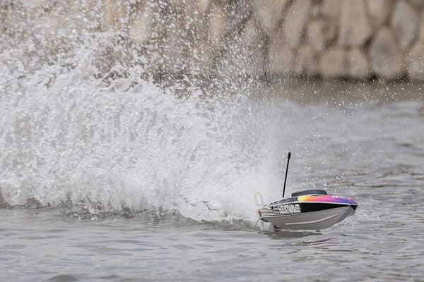 RECOIL 2 18" - RTR MOTOSCAFO - HEATWAVE - Image 9